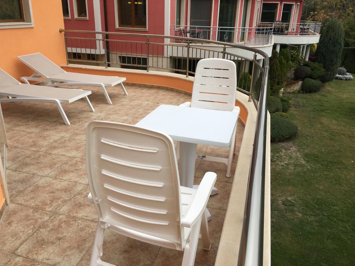 Excelsior Apartment *