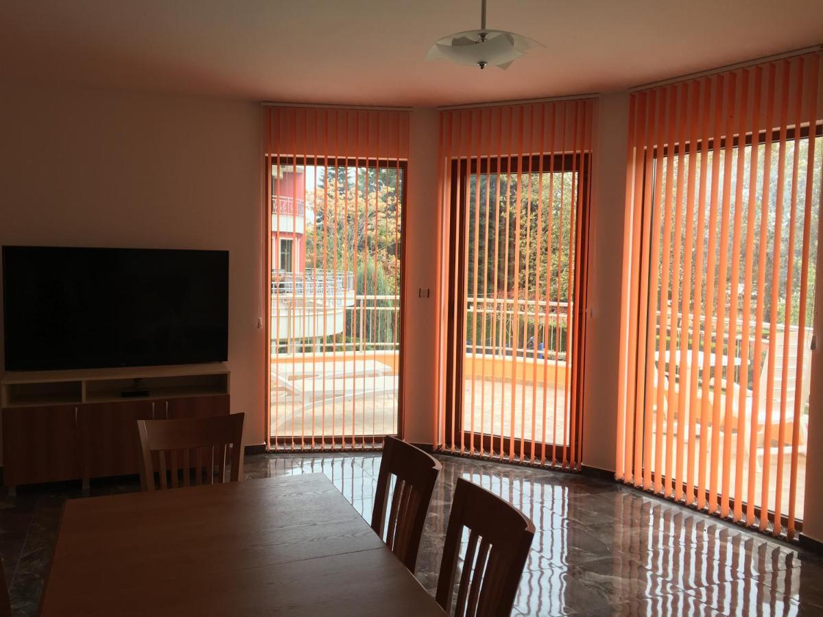 Excelsior Apartment *